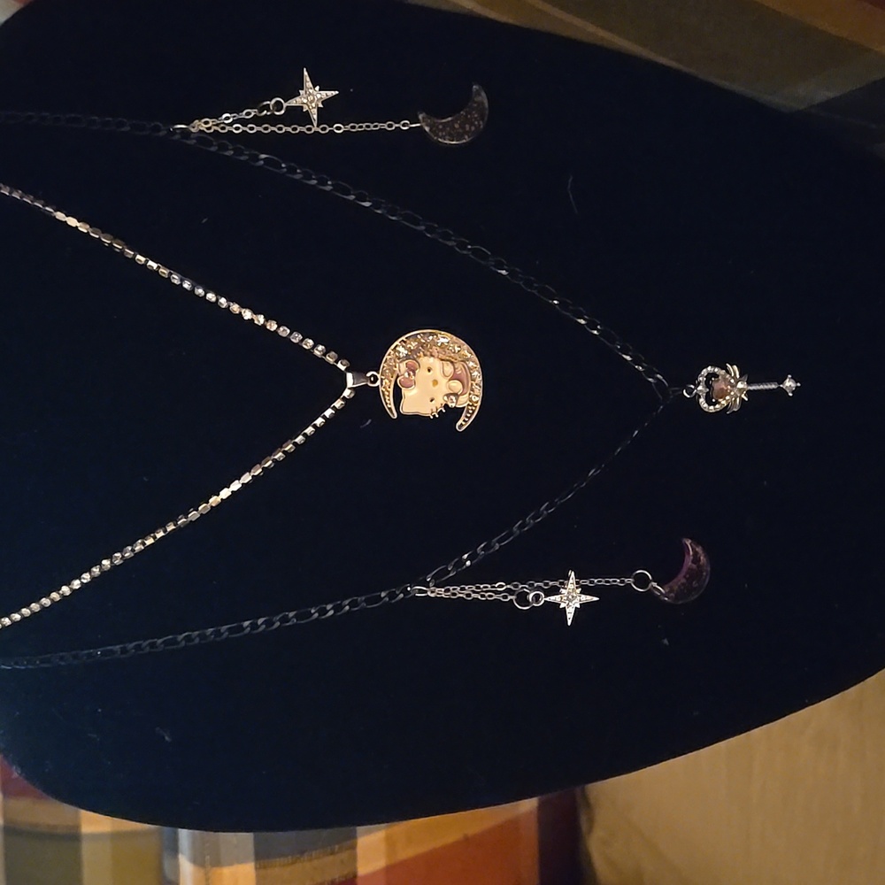 Hello Kitty, by the Moonlight Necklace